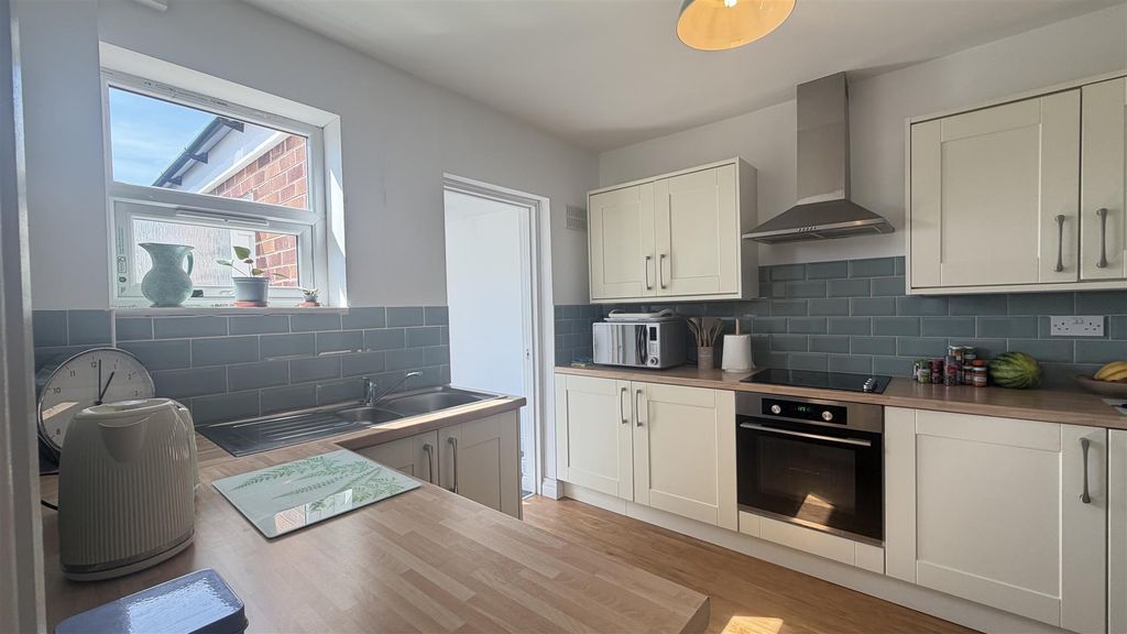 Property photo 3 of 18 Tempimagevf45Bw.Jpg