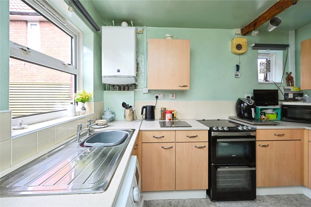 Property photo 2 of 17 Kitchen