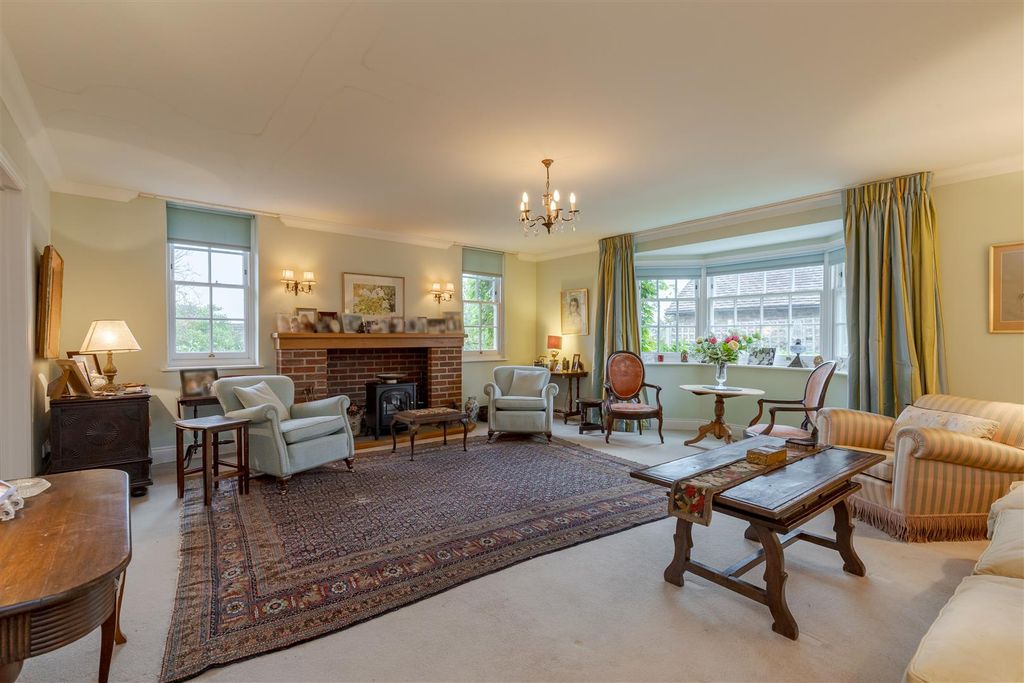 Property photo 2 of 38 Living Room