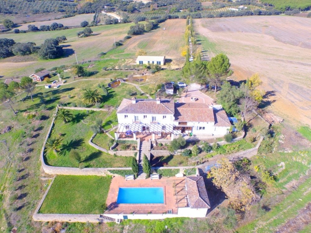 Property photo 2 of 46
