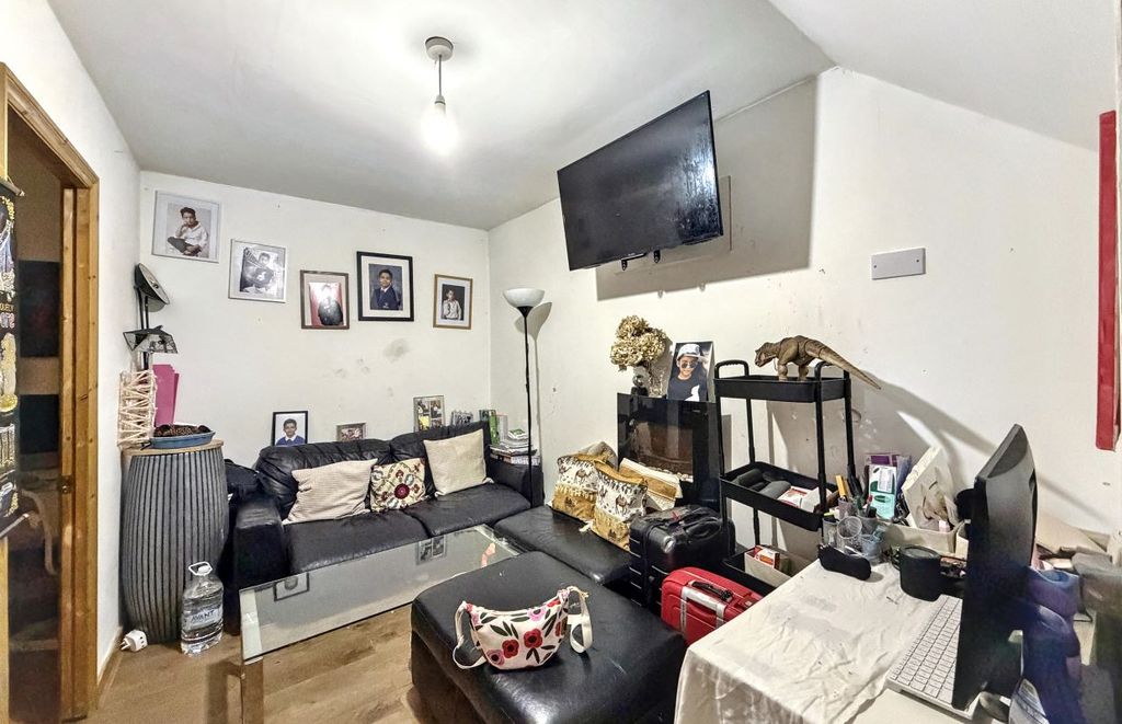 Property photo 2 of 6