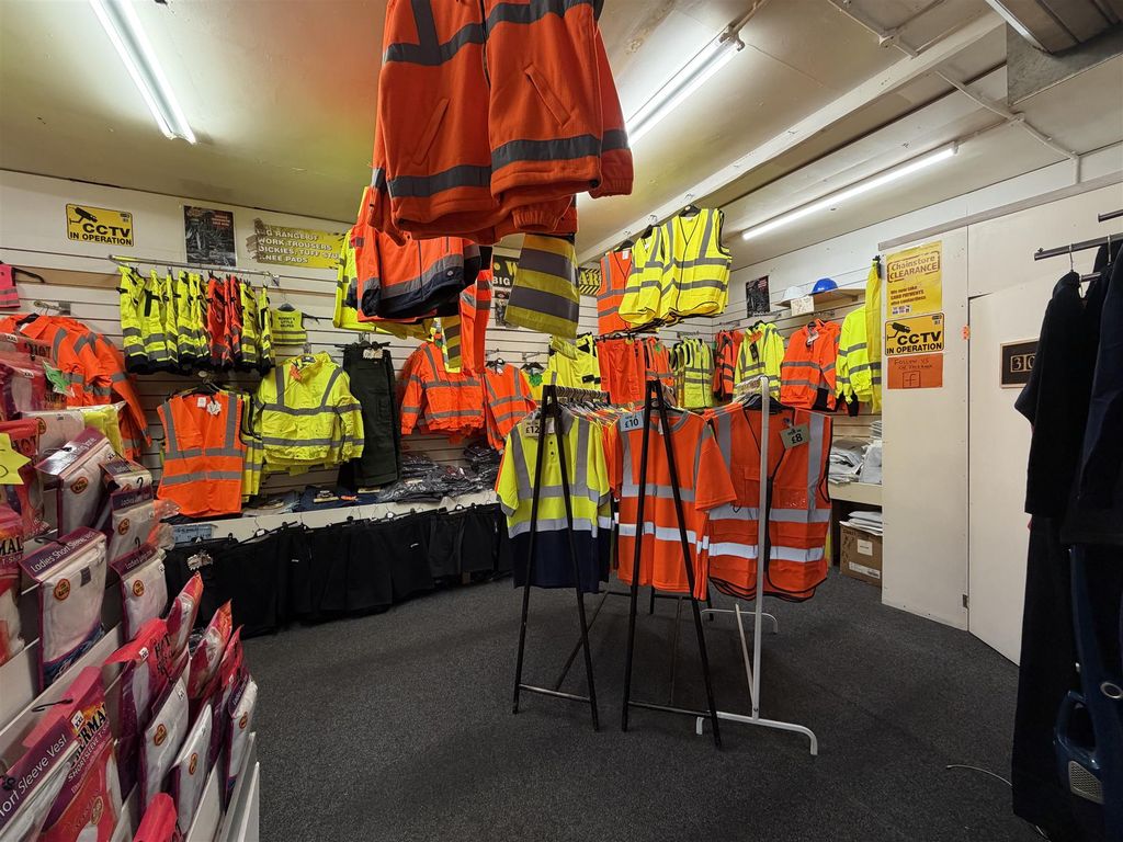 Property photo 3 of 9 Photo 2