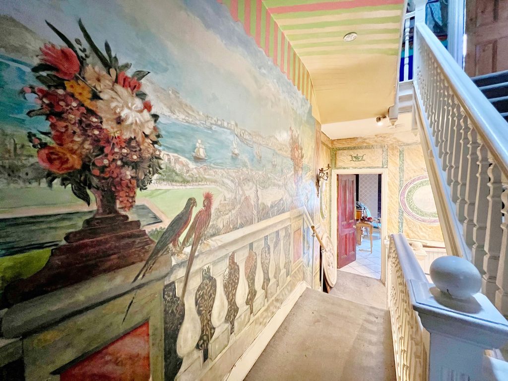 Property photo 3 of 11