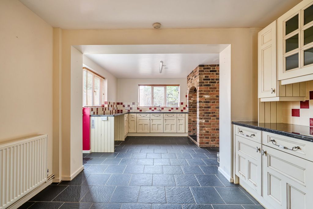 Property photo 2 of 22