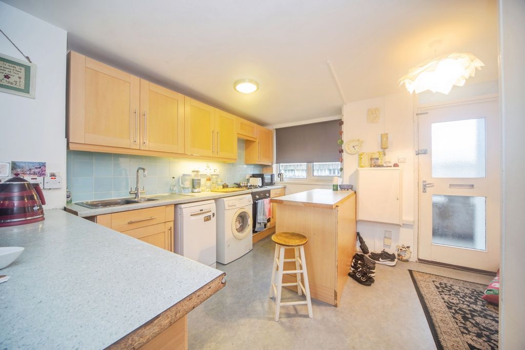 Property photo 3 of 14 Photo