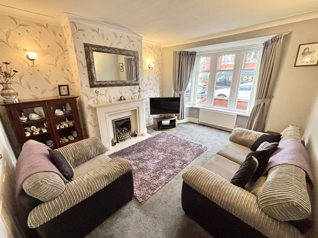 Property photo 2 of 28