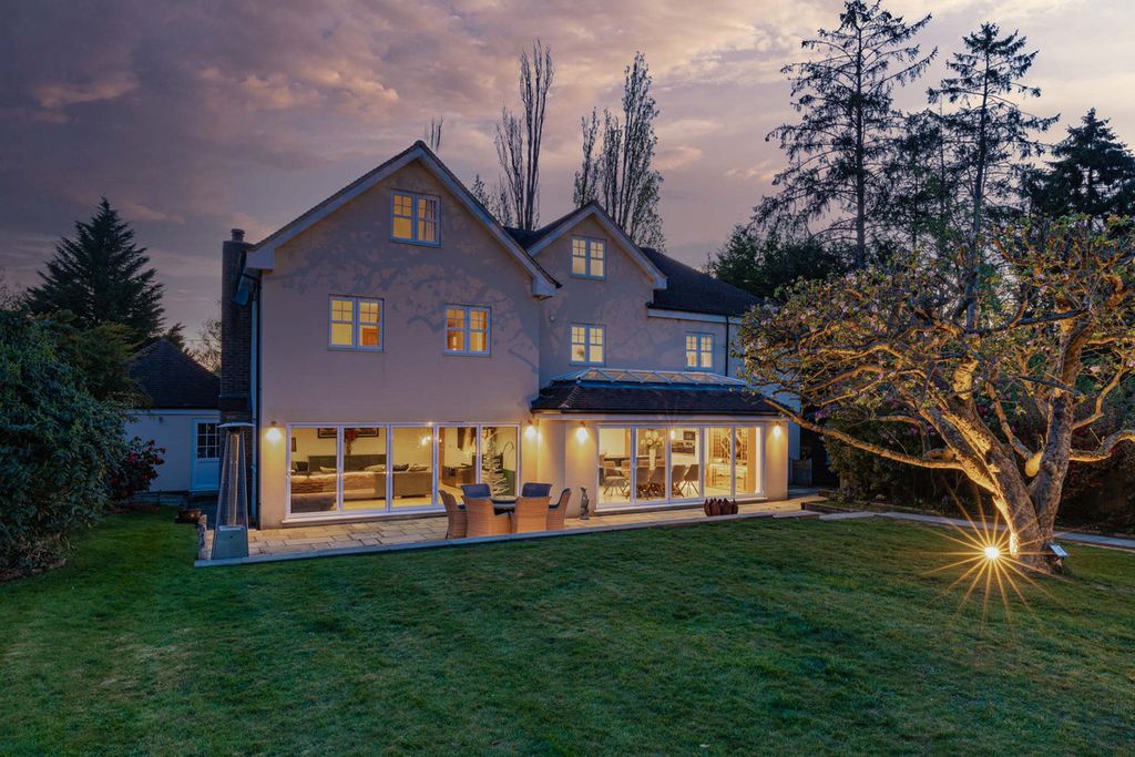 Property photo 2 of 32