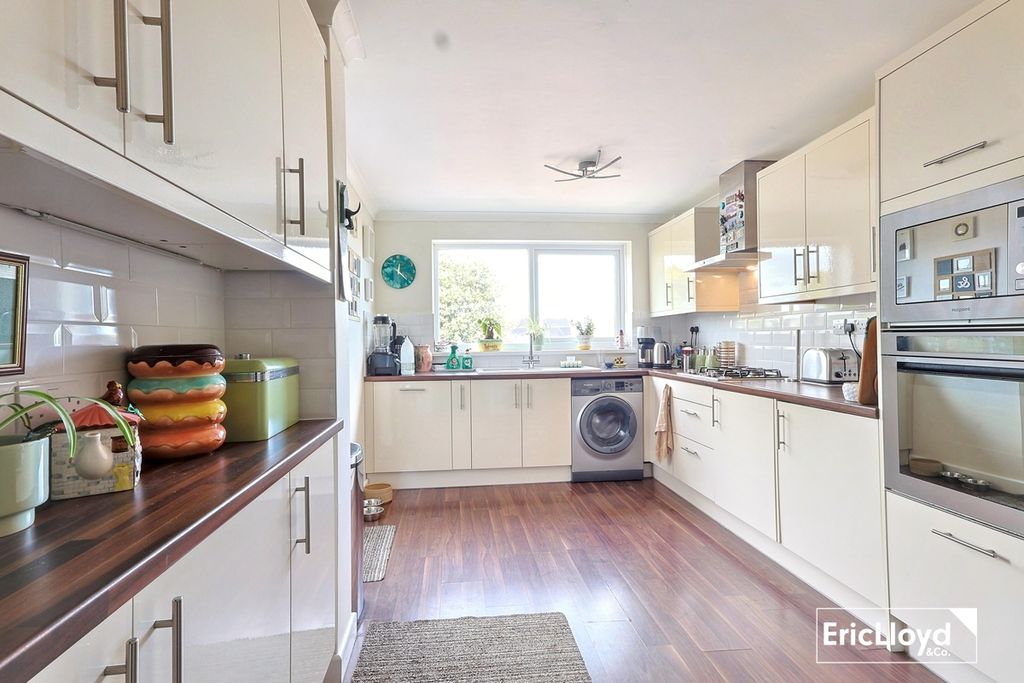 Property photo 3 of 15 Photo 2