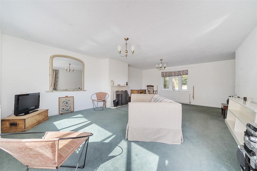 Property photo 3 of 26