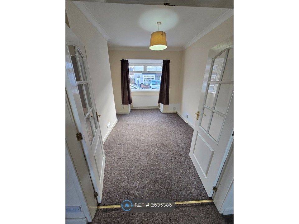 Property photo 2 of 10 Front Room