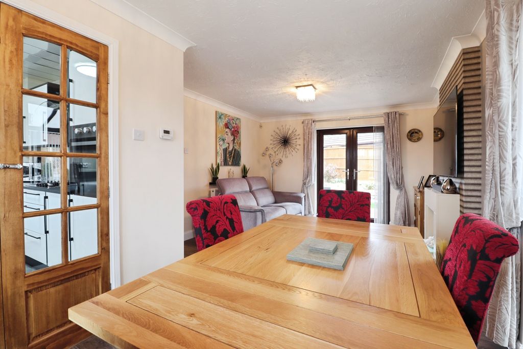 Property photo 3 of 14