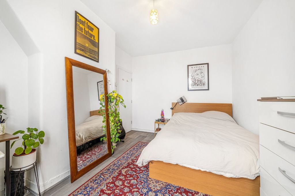 Property photo 2 of 10 Bedroom Two Part Two