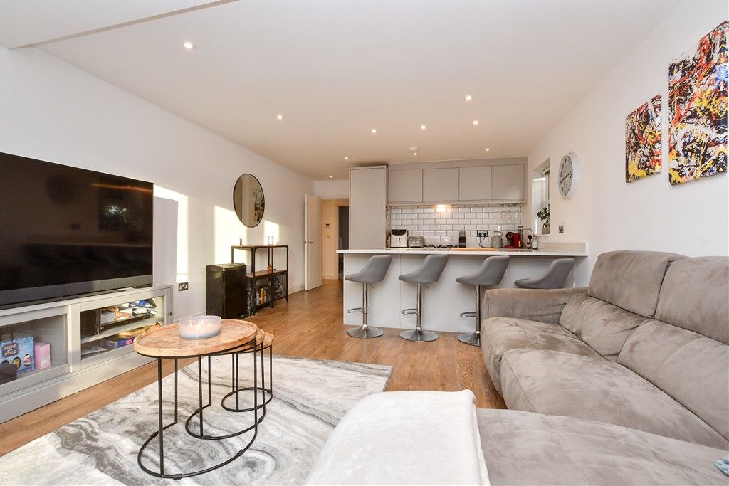 Property photo 2 of 12 Kitchen / Lounge / Diner