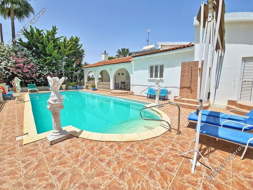 Property photo 1 of 35