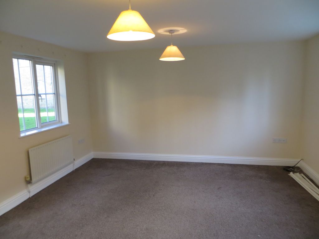 Property photo 2 of 14 Living Room