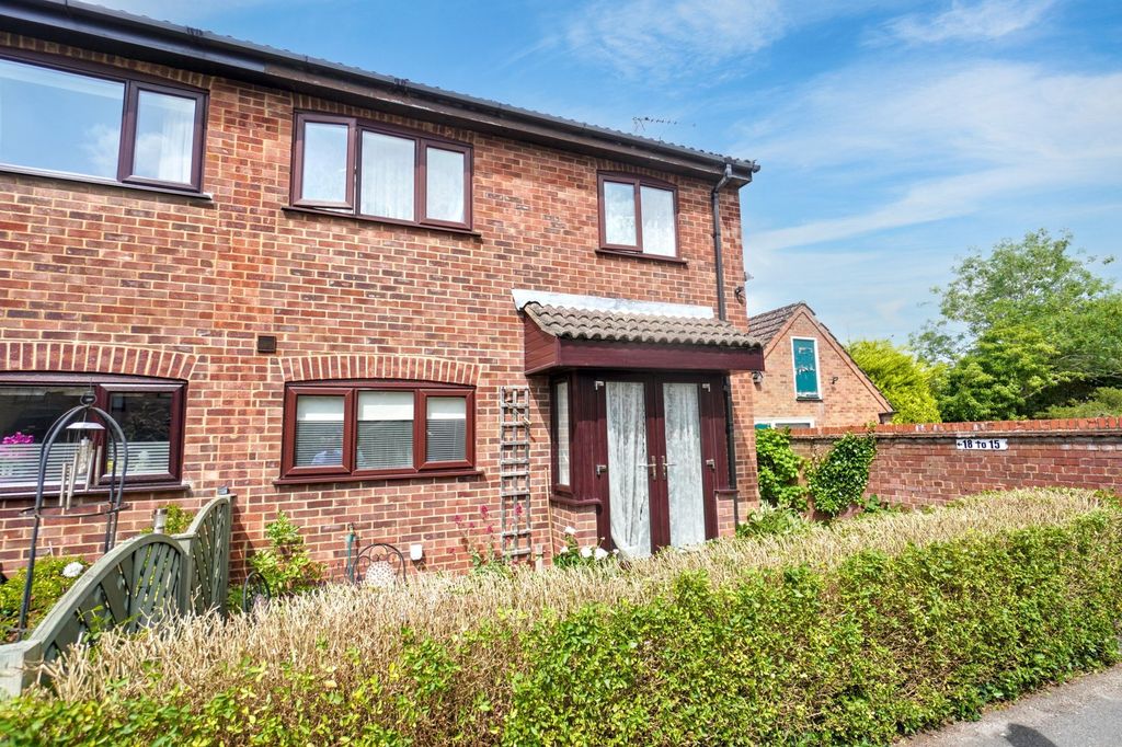 Property photo 1 of 11 Photo 8