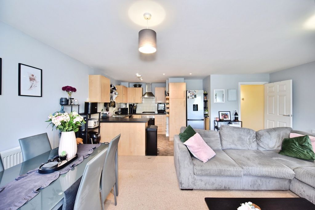 Property photo 2 of 20 Pbox-Img.Jpg