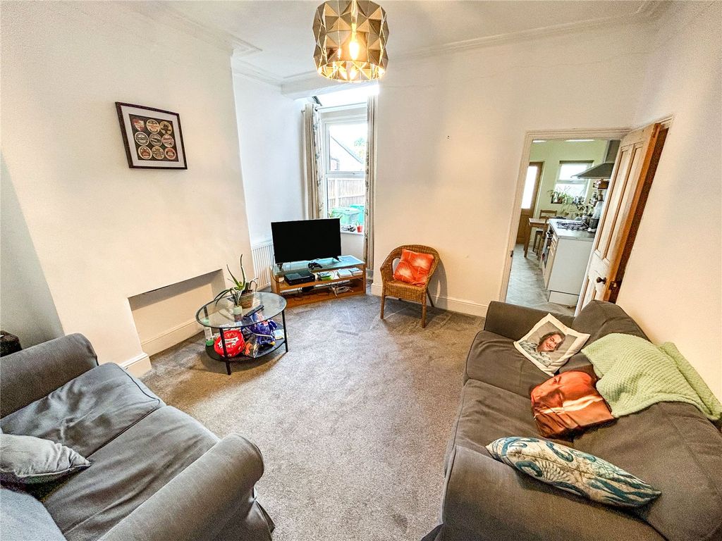 Property photo 2 of 16 Picture No. 11