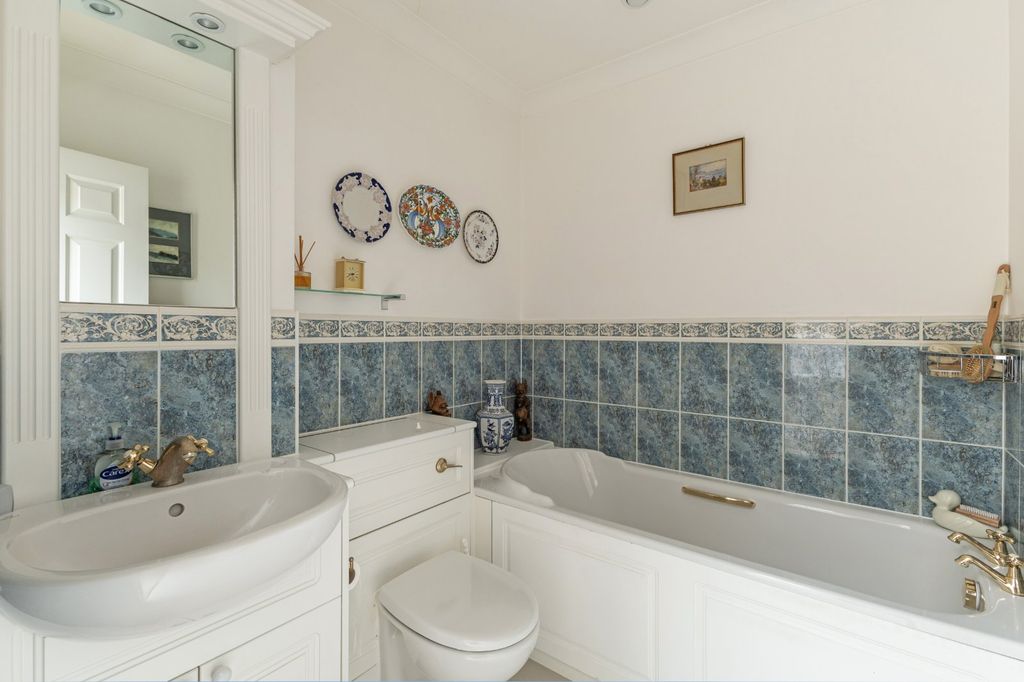 Additional image 13 of 3 bed flat for saleThe Broad Walk, Imperial Square, Cheltenham, Gloucestershire GL50