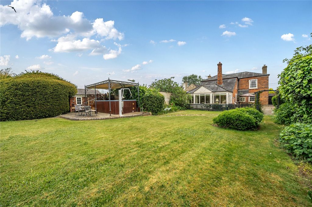 Property photo 1 of 25 Beautiful Gardens