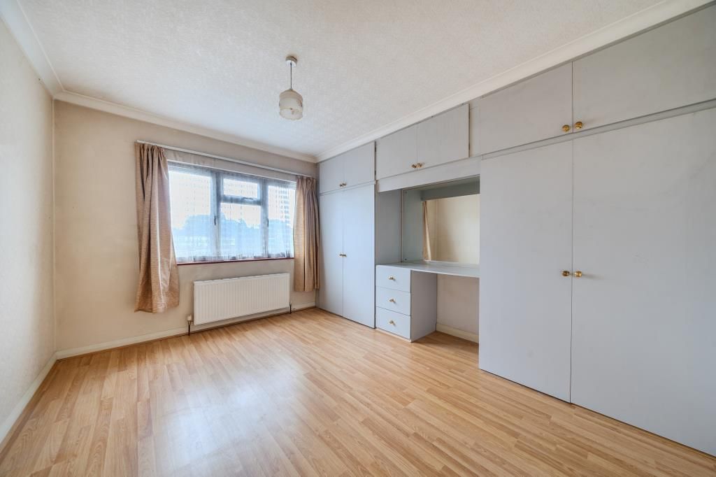 Property photo 3 of 10 Bedroom