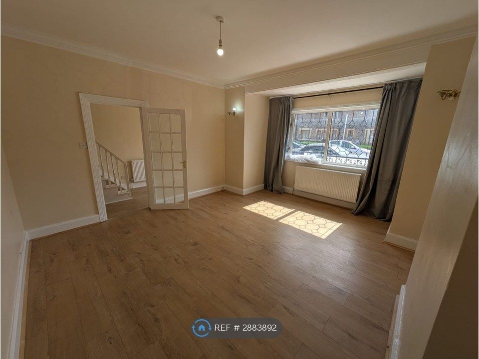 Property photo 2 of 31