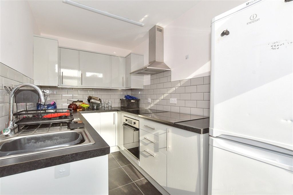 Property photo 3 of 9 Kitchen