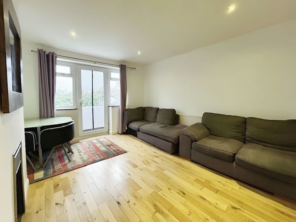 Property photo 3 of 10 3