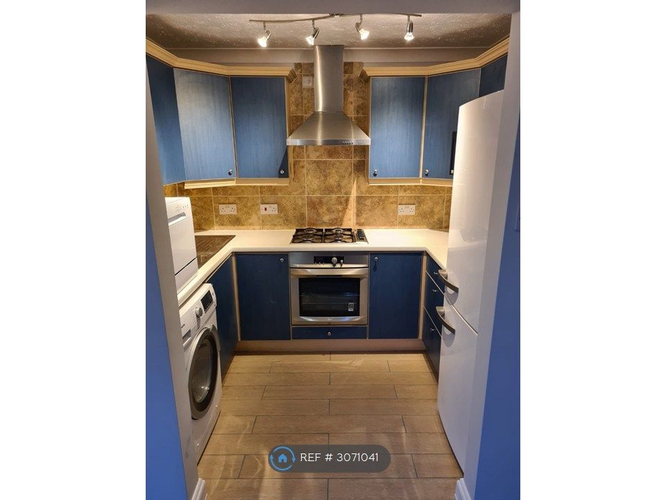 Property photo 3 of 9 Kitchen