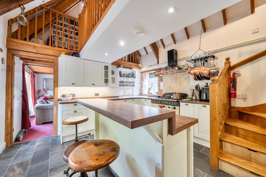 Property photo 3 of 24 Kitchen / Breakfast Rooms