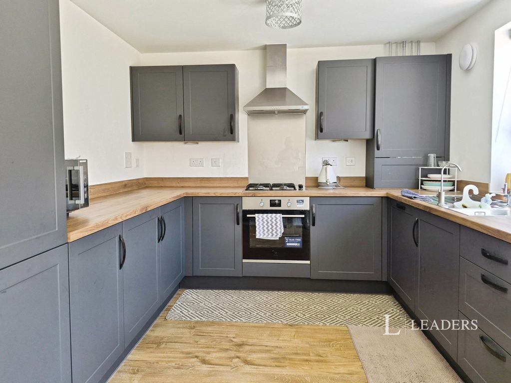 Property photo 2 of 17 Kitchen