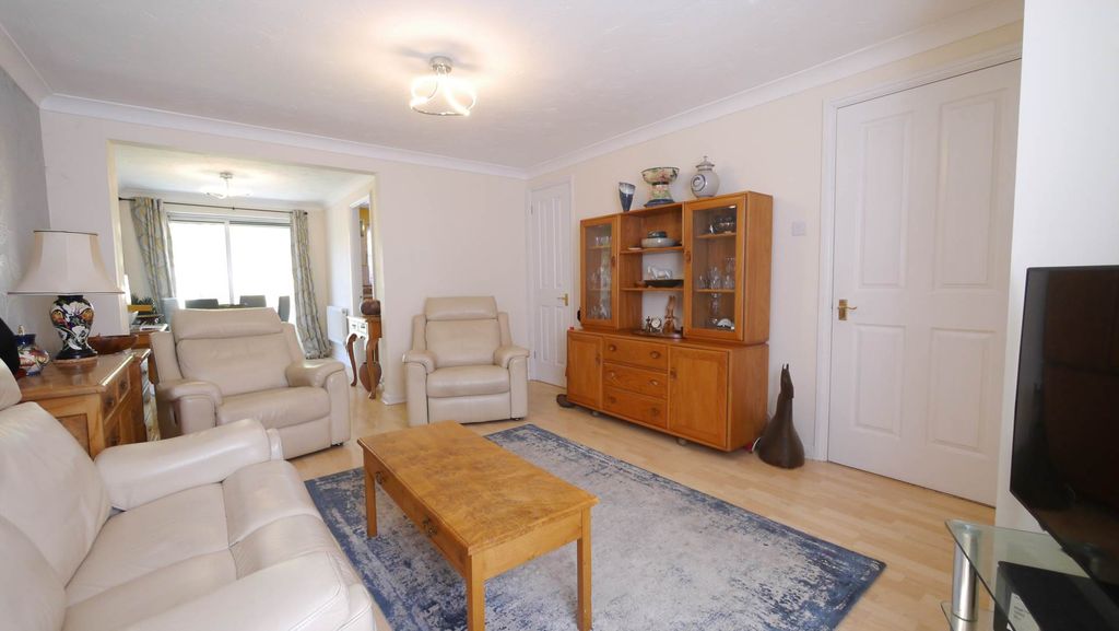 Property photo 3 of 15