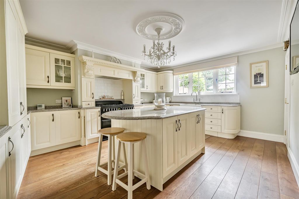 Property photo 2 of 30 Kitchen