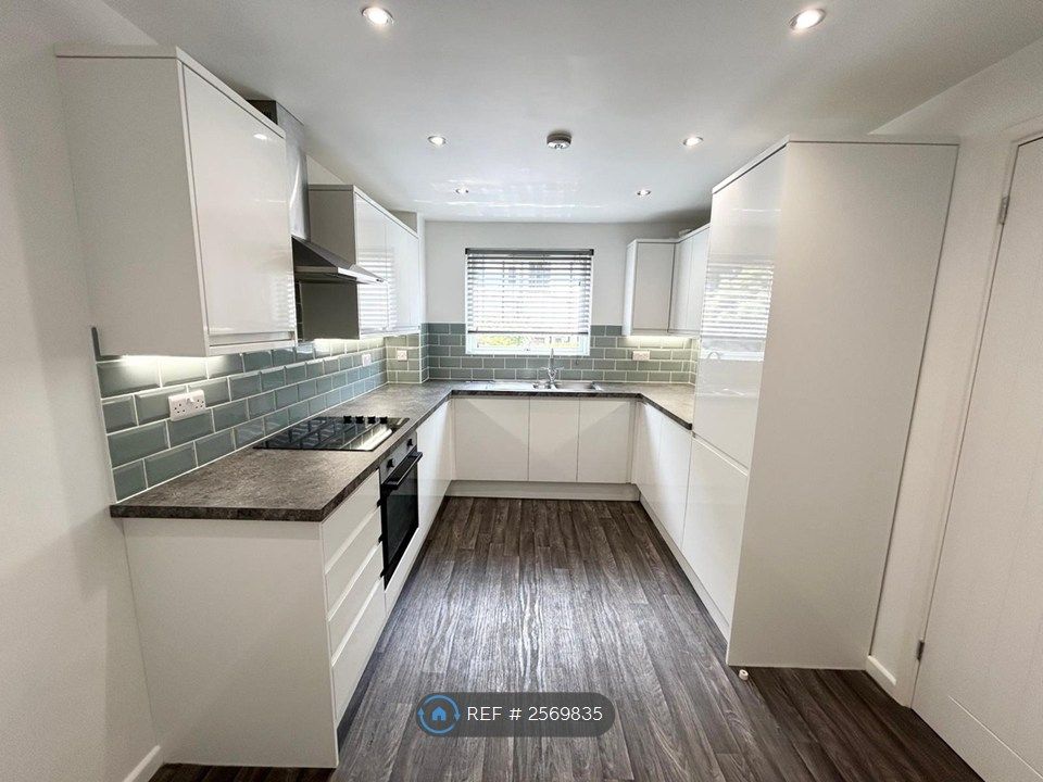 Property photo 1 of 14 Kitchen