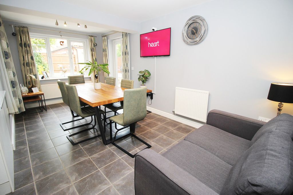 Property photo 3 of 23