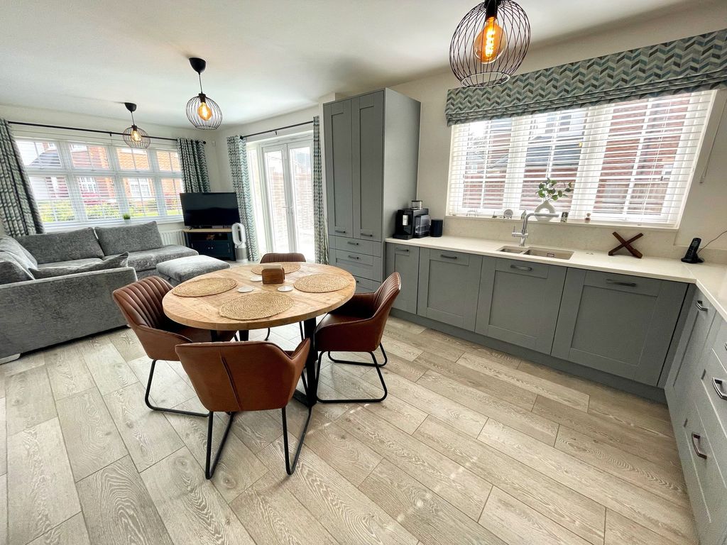 Property photo 2 of 26