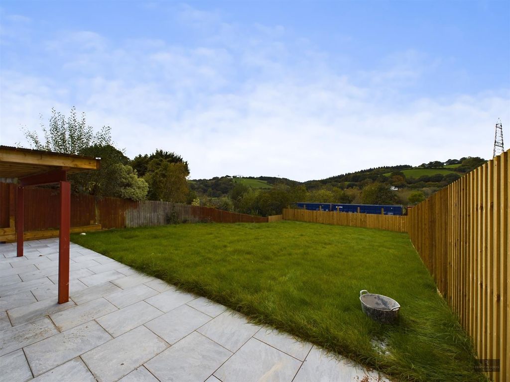 Property photo 2 of 17 Cam02887G0-Pr0075-Still015.Jpg
