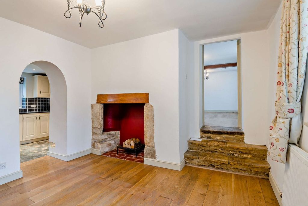 Property photo 2 of 24