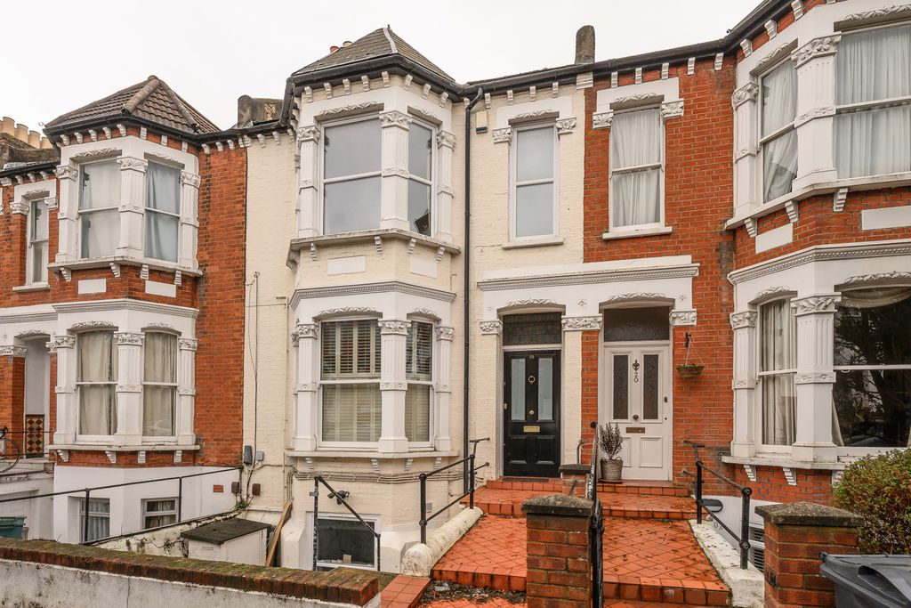 Property photo 3 of 11 Picture No. 12