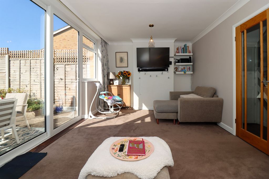 Property photo 3 of 12