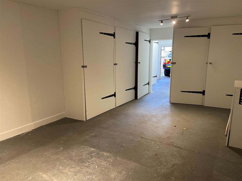 Property photo 1 of 12 1B_Unit 11_10.Jpg