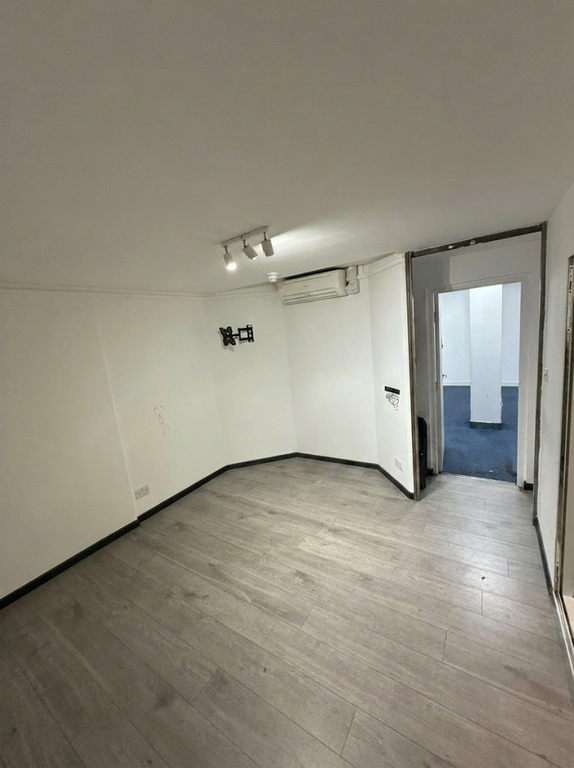 Property photo 1 of 4