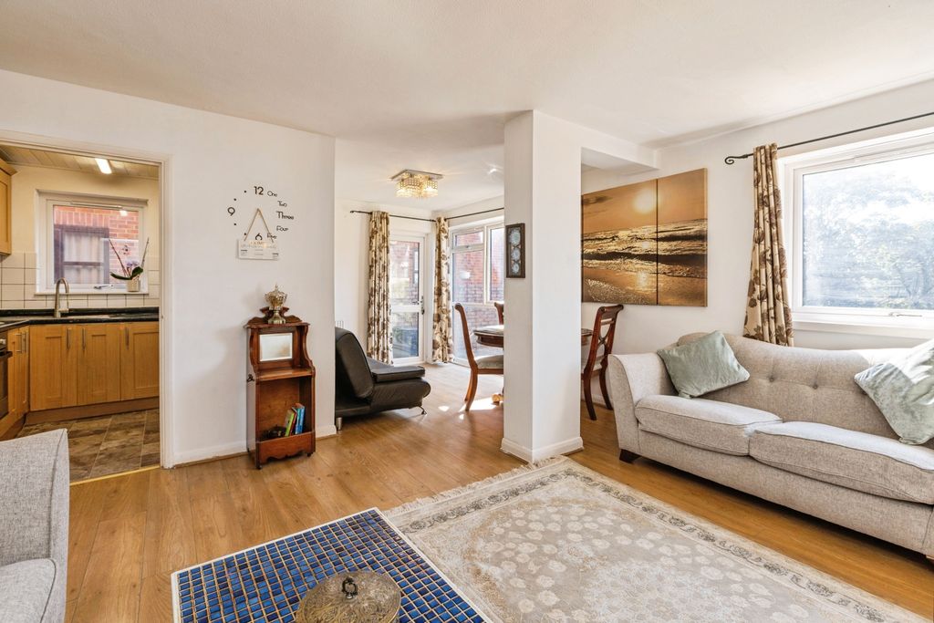 Property photo 3 of 9 Open Plan Living