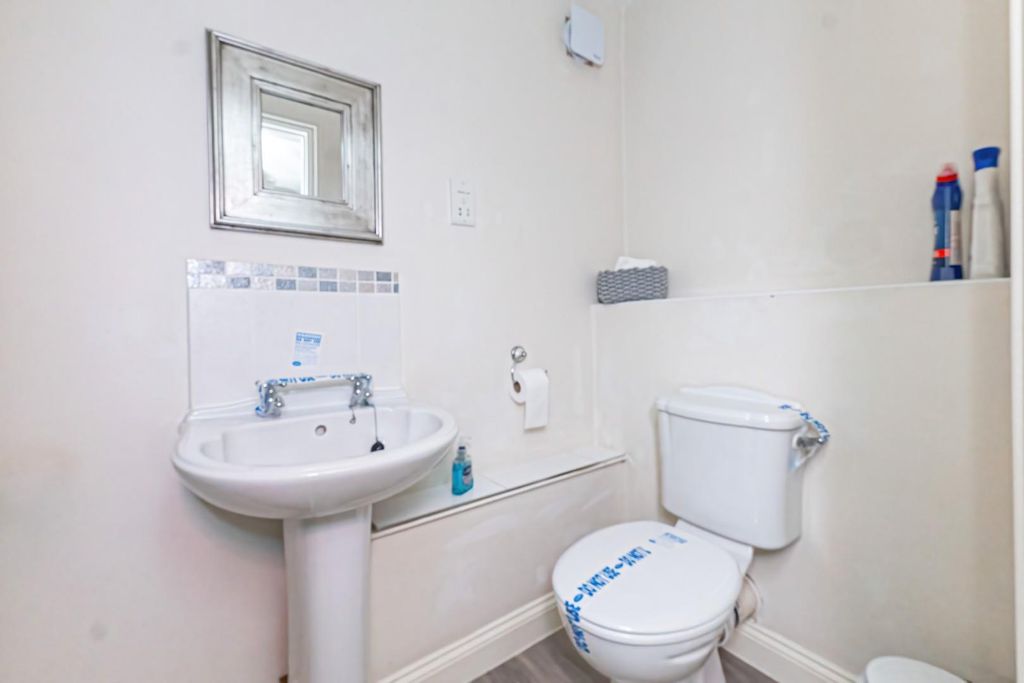 Additional image 10 of 2 bed flat for saleOld Road, Leighton Buzzard LU7