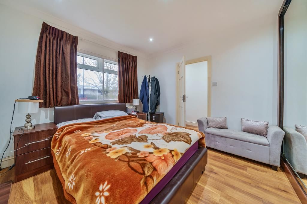 Property photo 3 of 10 Bedroom