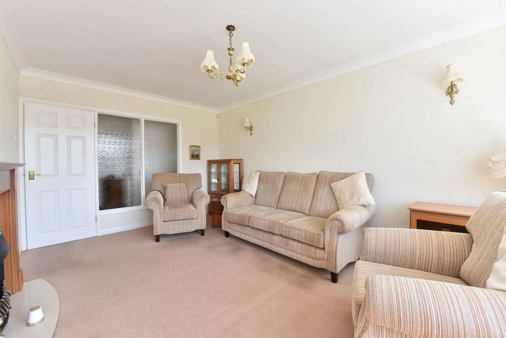 Property photo 3 of 18
