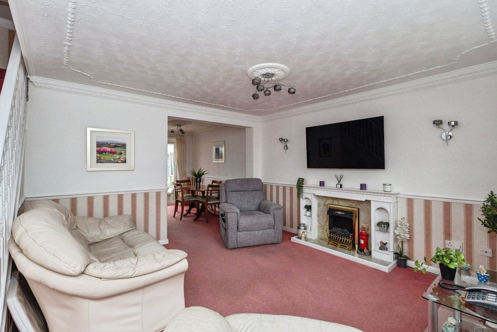 Property photo 3 of 16 Living Room