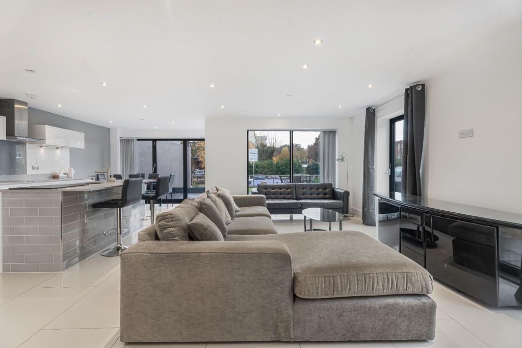 Property photo 2 of 40 71_67332.Jpg