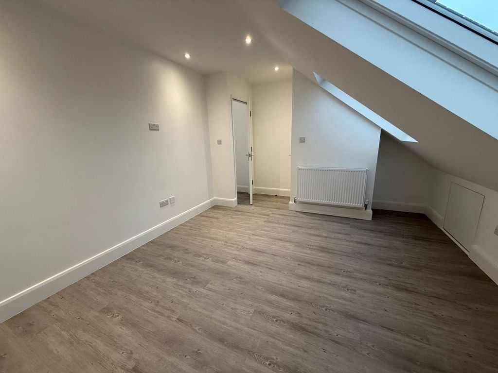 Property photo 2 of 13 Bedroom