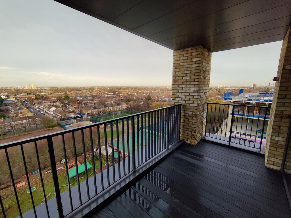 Property photo 3 of 15 Terrace / Patio